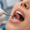 exame odontológico em close up estomatologia